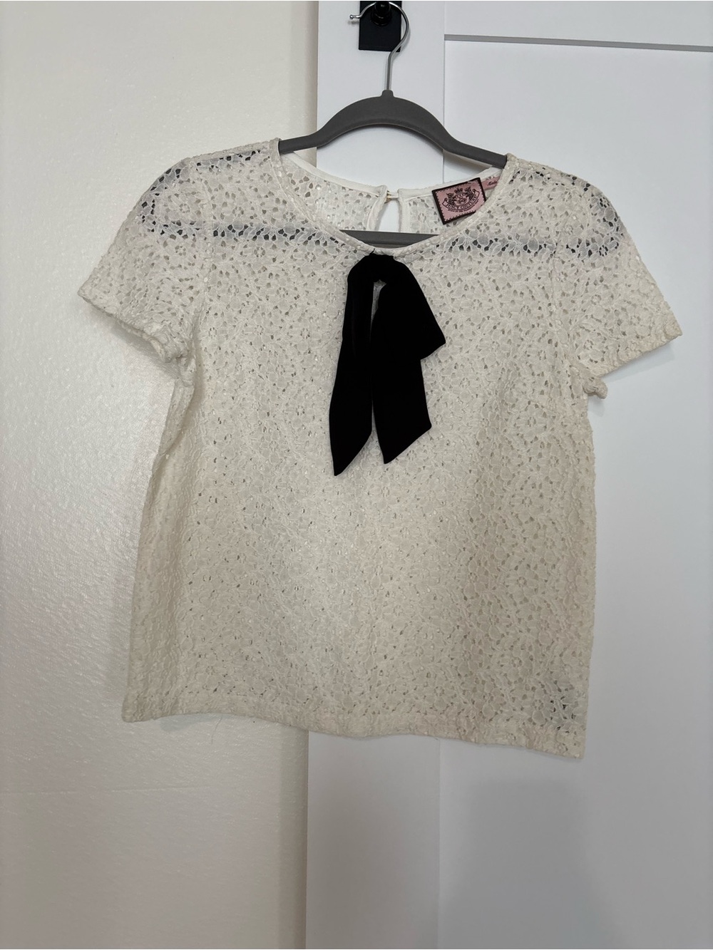 Juicy Couture Bow-Front Cream Floral Lace Short Sleeve Blouse
